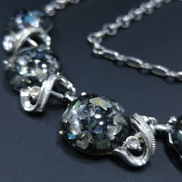 Coro Lucite Confetti Necklace, Gray Lucite & Silver Tone, 1950s Vintage Jewelry - Picture 10 of 10